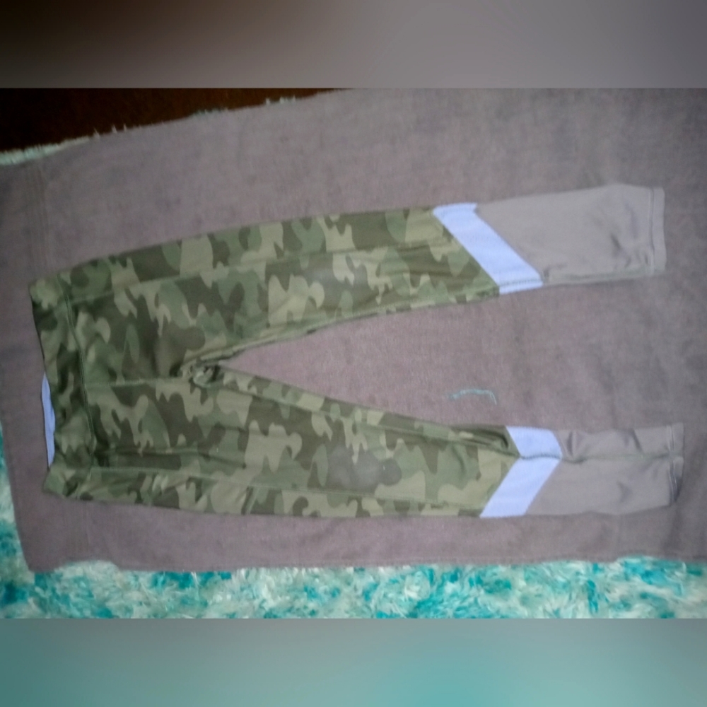 Camo used shape leggings